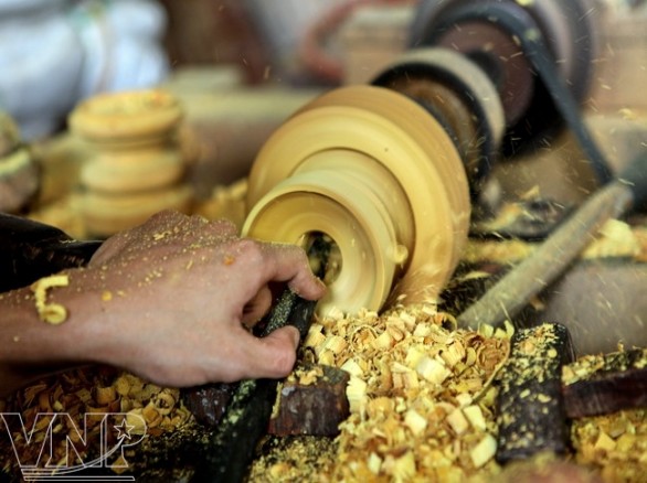 Làng tiện gỗ ở Nhị Khê