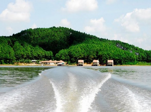 Khu du lịch sinh thái Hồ Trại Tiểu