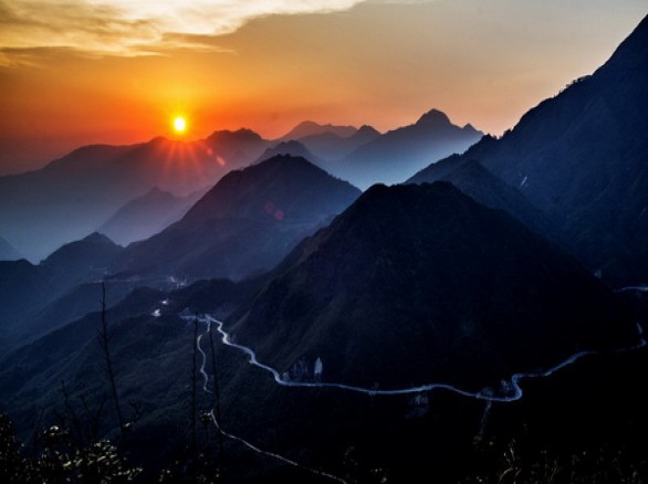 Hoàng hôn trên đèo Ô Quy Hồ