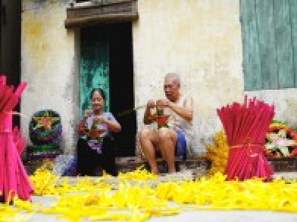 Nghề làm đèn ông sao ở Báo Đáp