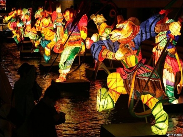 Lễ hội đèn lồng khổng lồ ở Hà Nội