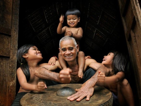 Học đánh chiêng