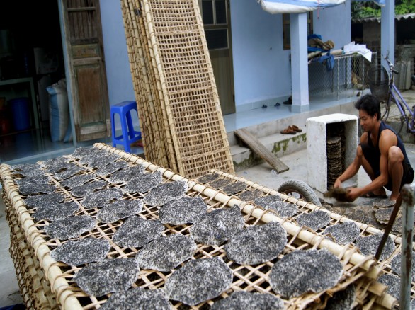 Làng Lạng Côn với nghề làm bánh đa