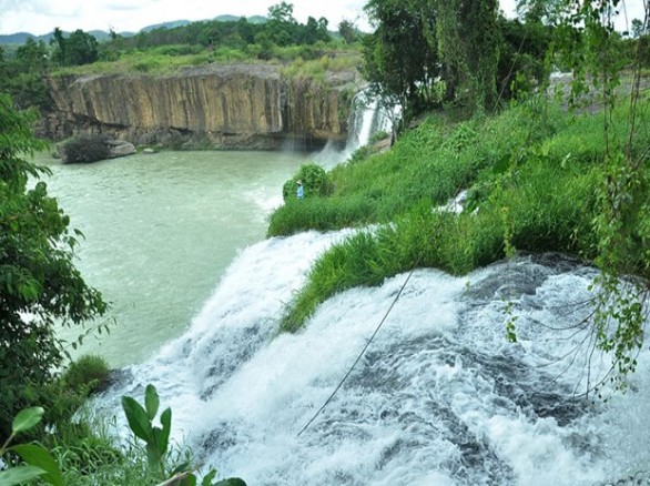 Bình yên với thác Chồng Tây Nguyên