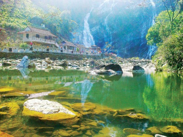 Thác Trắng Minh Long - Điểm đến hấp dẫn ít người biết ở Quảng Ngãi