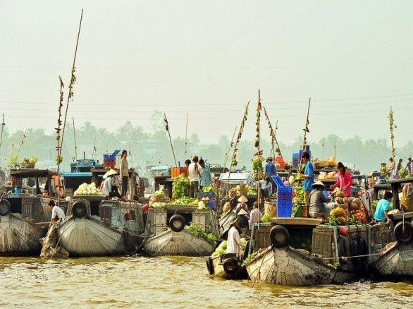 Ghé thăm chợ nổi Cái Bè