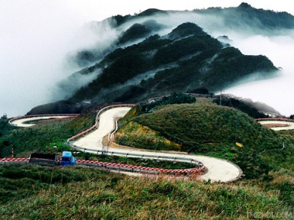 Đẹp mộng mị đỉnh Mẫu Sơn
