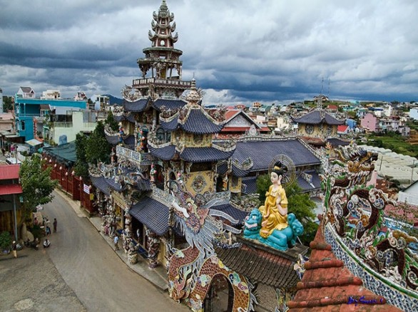 Thiêng liêng Chùa Linh Phước