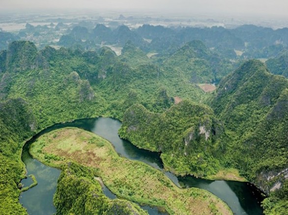Chạy trốn xô bồ tại Núi Hàm Lợn