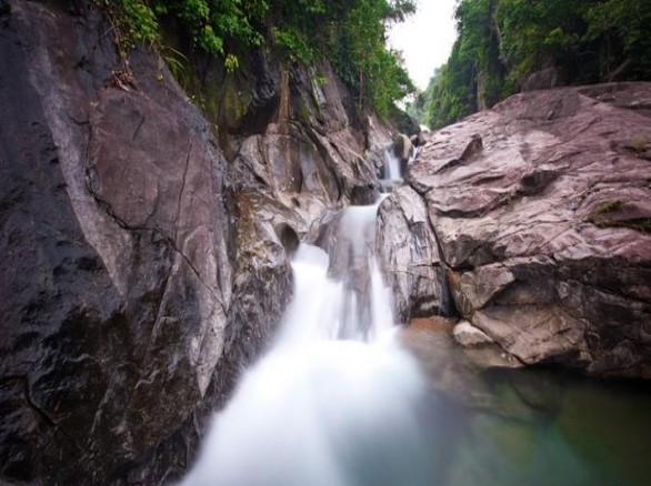 Lên Giáng Thơm tắm thác