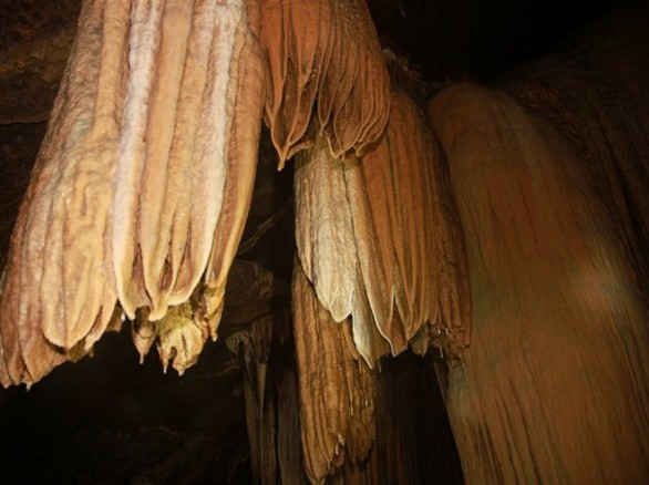 Hang động Brai - Hoang sơ bí ẩn