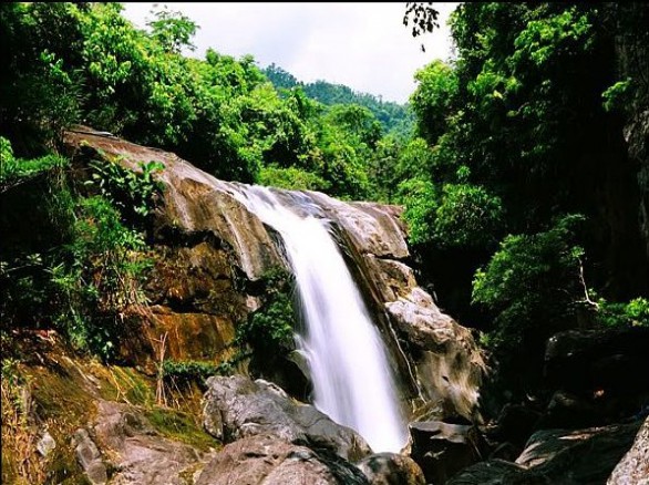 Hố Giang Thơm kỳ bí ở Quảng Nam