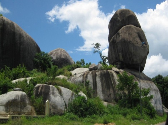 Kỳ thú Đá Ba Chồng
