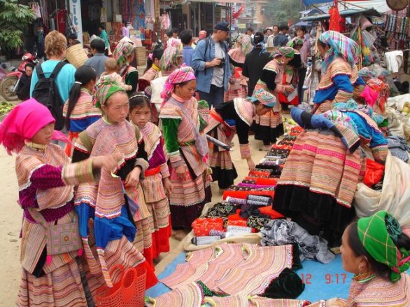 Chợ Chậu độc đáp ở Lào Cai