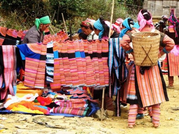 Chợ phiên lùng Khấu Nhin