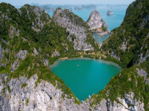 Điểm thu hút mới - đảo Mắt Rồng
