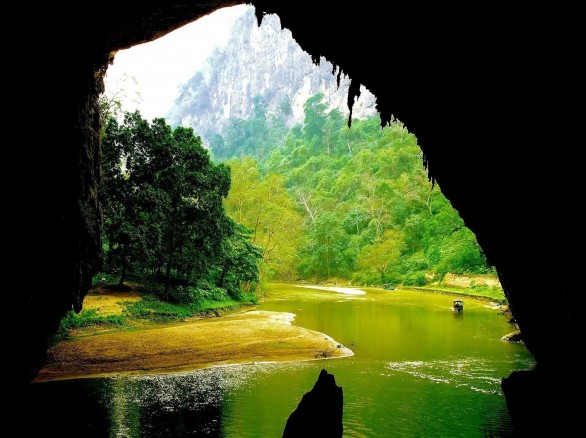 Tuyệt tác thiên nhiên động Puông ở Bắc Kạn