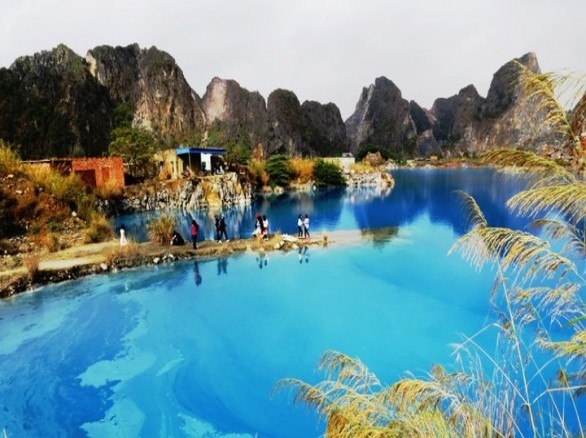 Hồ nước xanh ngắt ở Hải Phòng