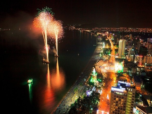 Tháng 8 - Nha Trang: Mùa biển hẹn