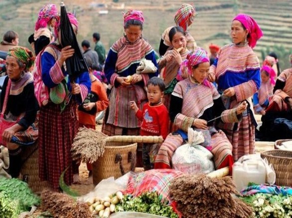 Phiên chợ trên đỉnh Lang Biang Đà Lạt