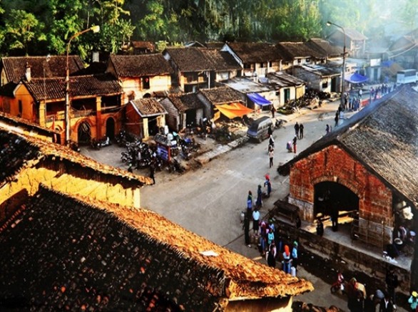 Khám phá khu phố cổ Đồng Văn