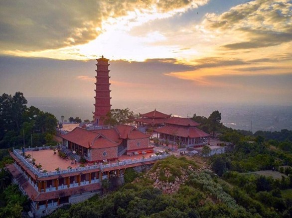 Tháp Trường Long - Ngọn tháp rồng vàng hạ thế