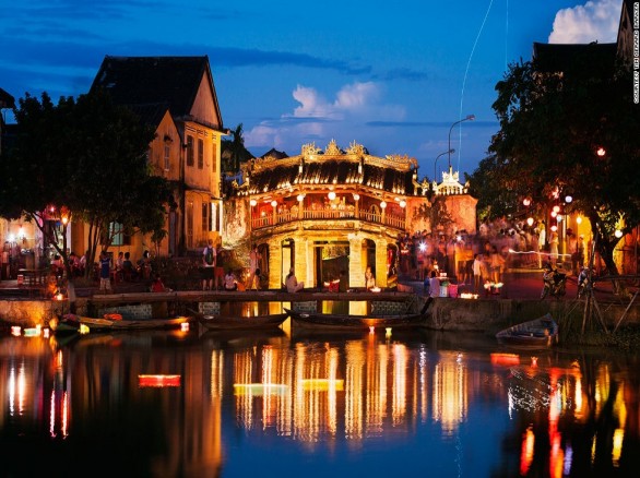 Nét đẹp Chùa Cầu Phố Cổ