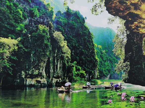Chờ nắng vào Tam Cốc