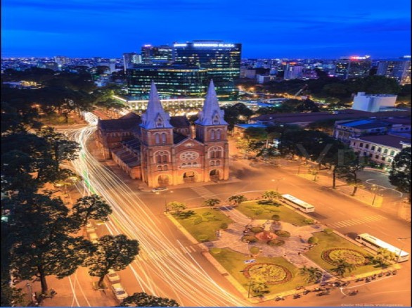 “Nhà thờ Đức Bà nhìn từ trên cao”